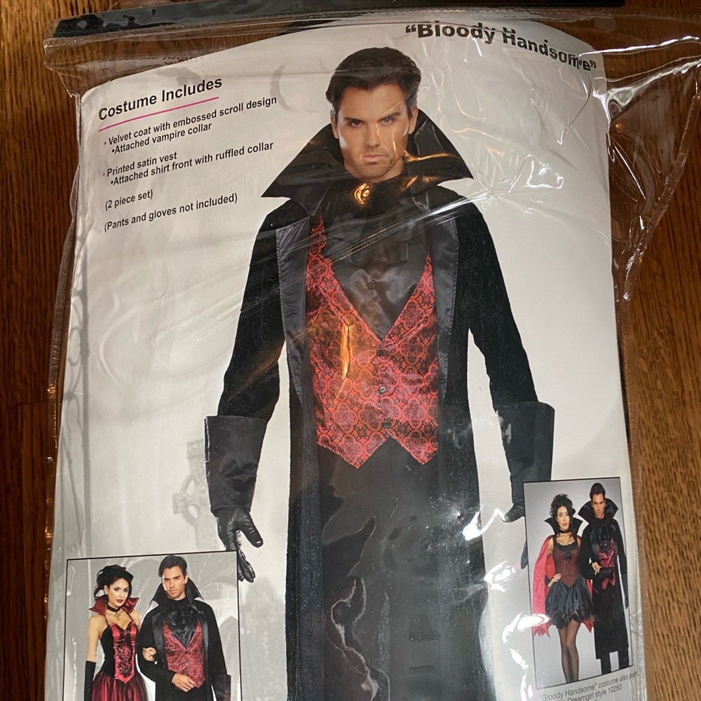 Sexy vampire costume. Size medium